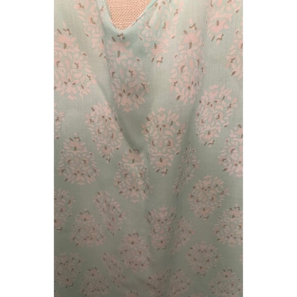 Old Navy Top. Size XXL. - Picture 2 of 4